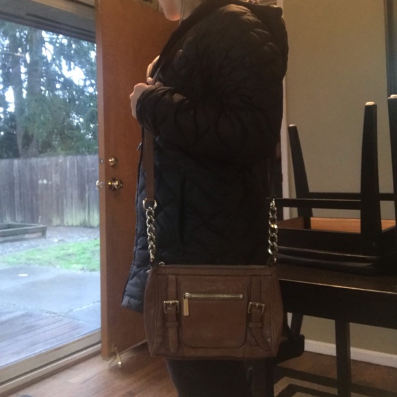 Michael Kors leather crossbody - Picture 6 of 7